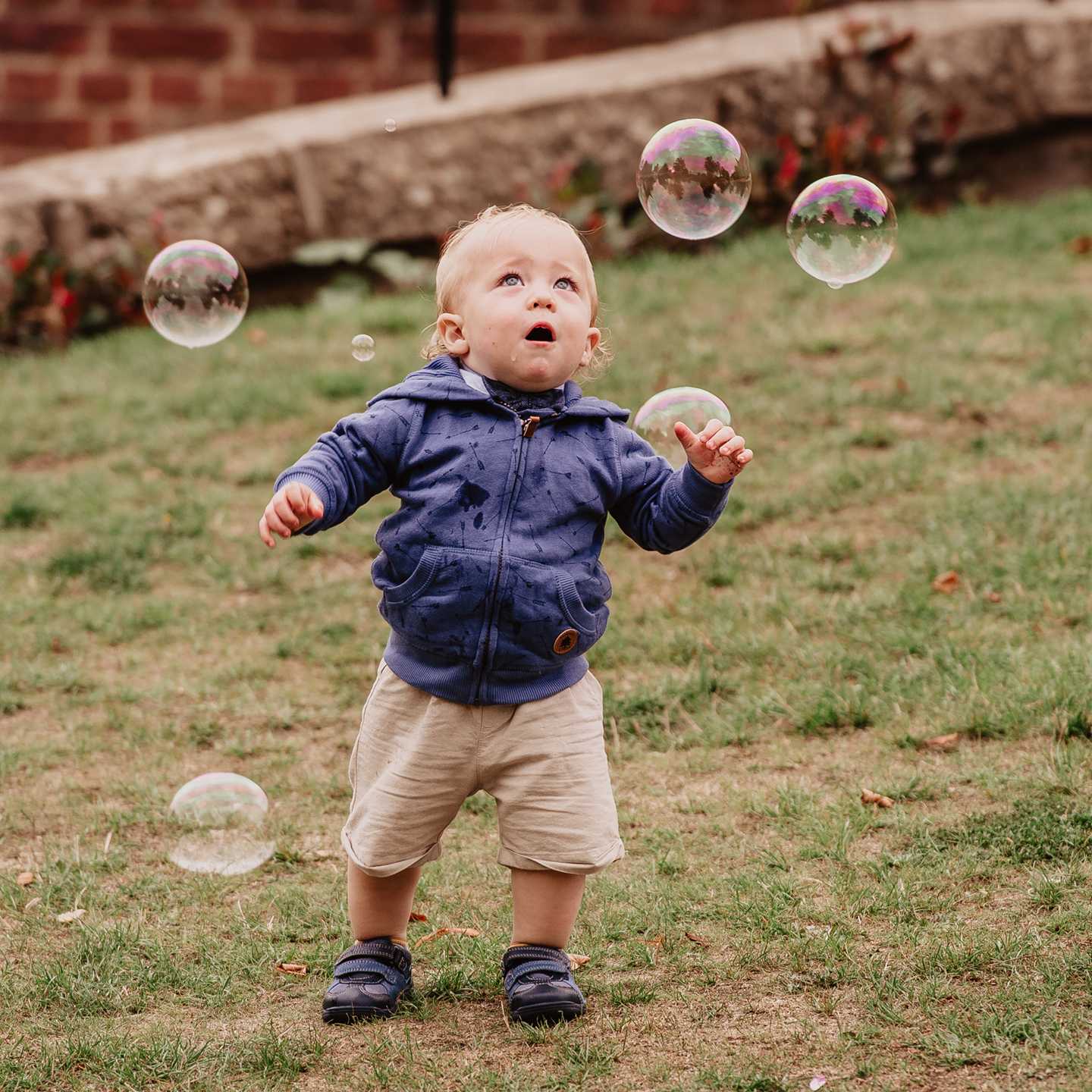 wedition outdoor wedding ideas bubbles